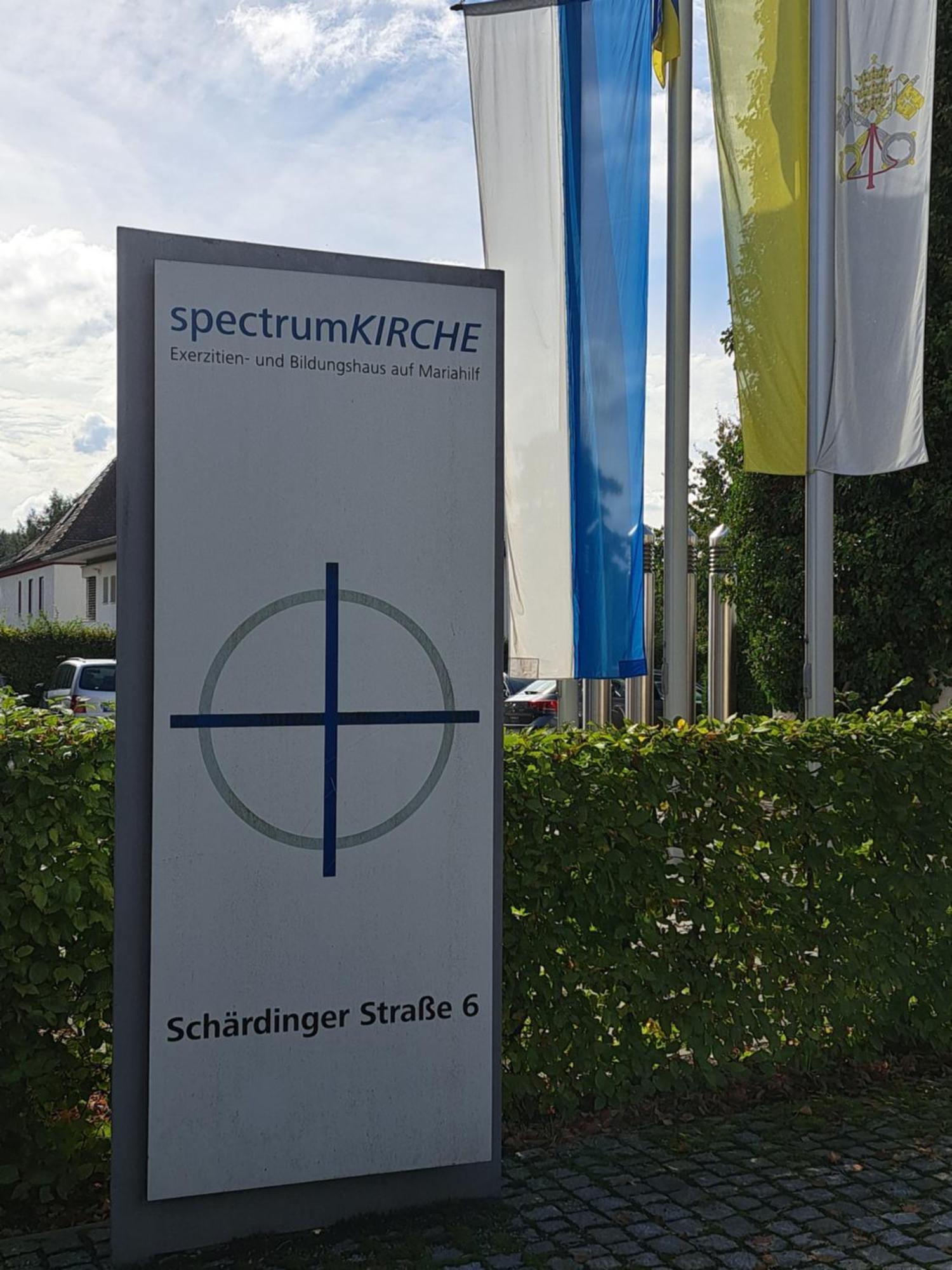Spectrum Kirche Exerzitien-Und Bildungshaus Auf Mariahilf Пассау Экстерьер фото